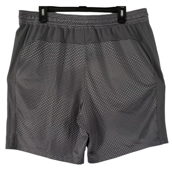 Under Armour Shorts Men's Size XL Grey Fitted Elastic Active String Waist - Picture 2 of 3